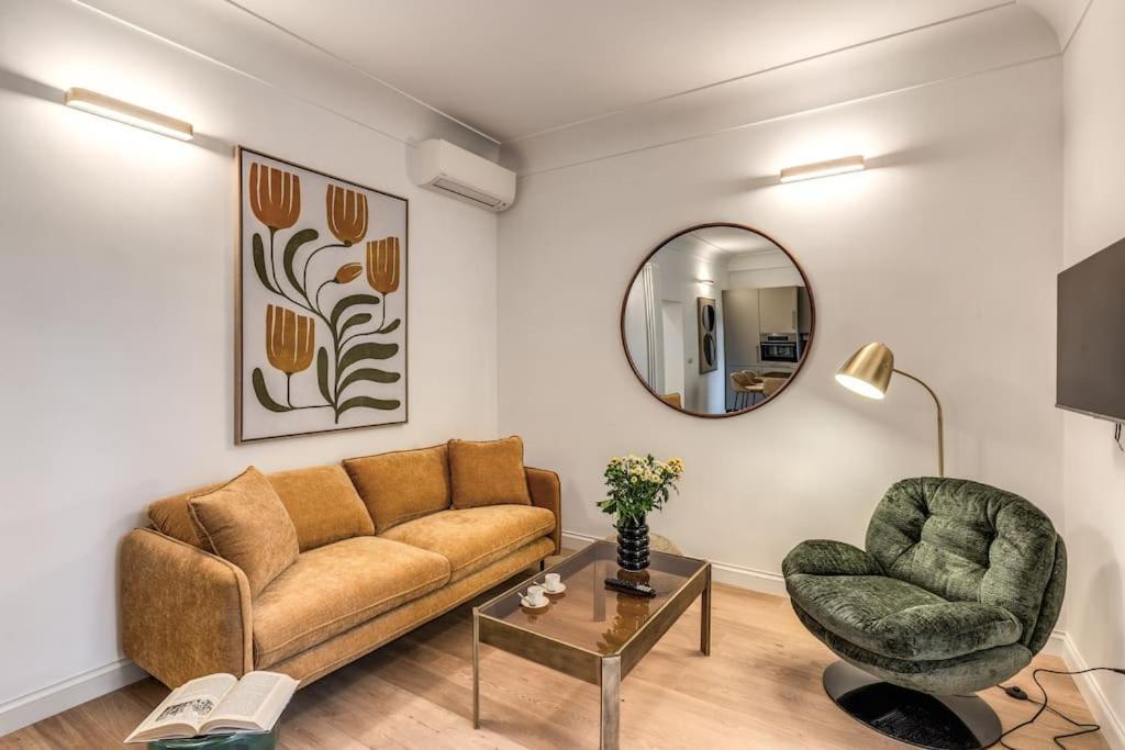 Appartamento 3 Bedroom Via Genova Monti Area