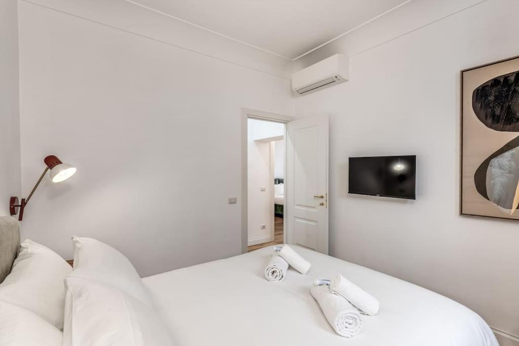3 Bedroom Via Genova Monti Area Roma