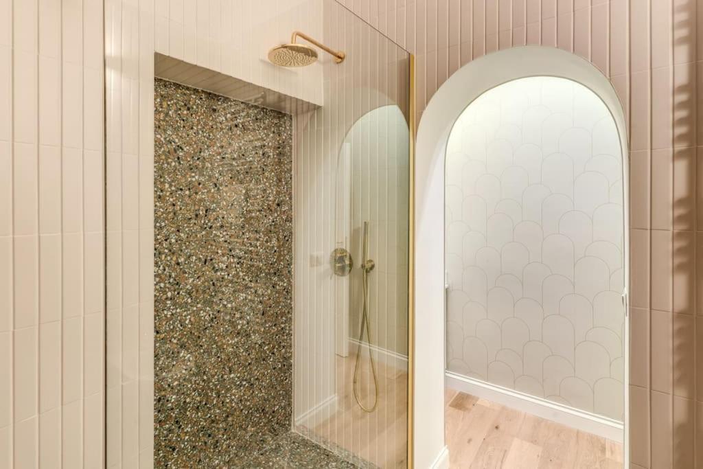 3 Bedroom Via Genova Monti Area Roma