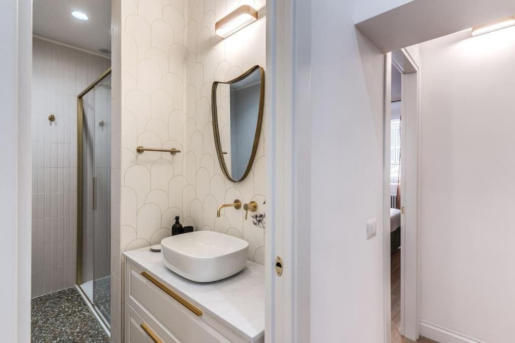 Apartamento 3 Bedroom Via Genova Monti Area