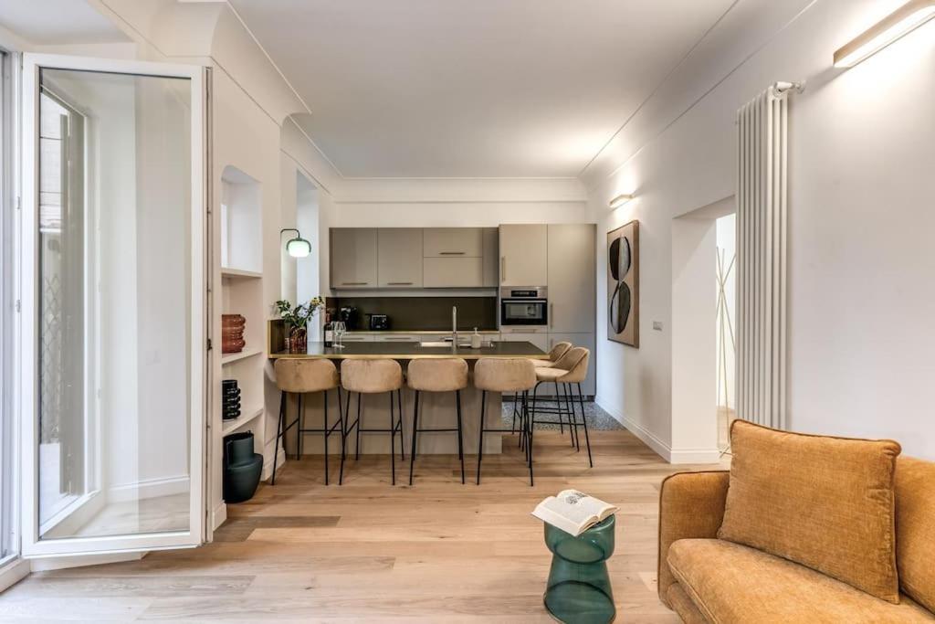 3 Bedroom Via Genova Monti Area Roma